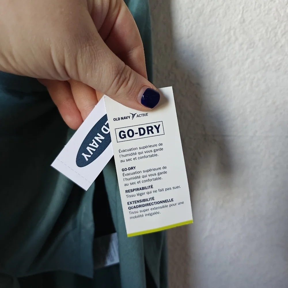 NWT OLDNAVY TANK - Picture 3 of 4